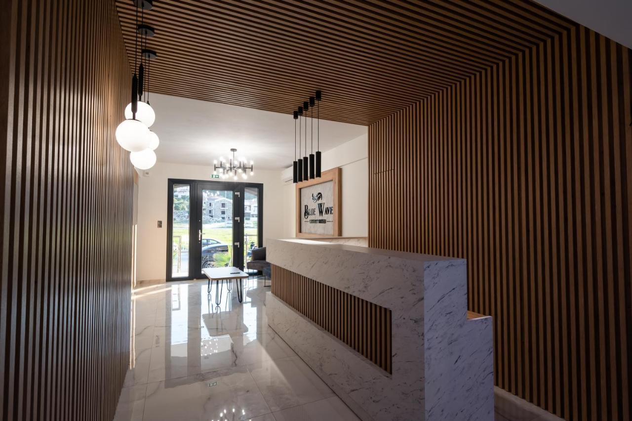 Blue Wave Luxury Suites Nea Iraklitsa Exterior foto