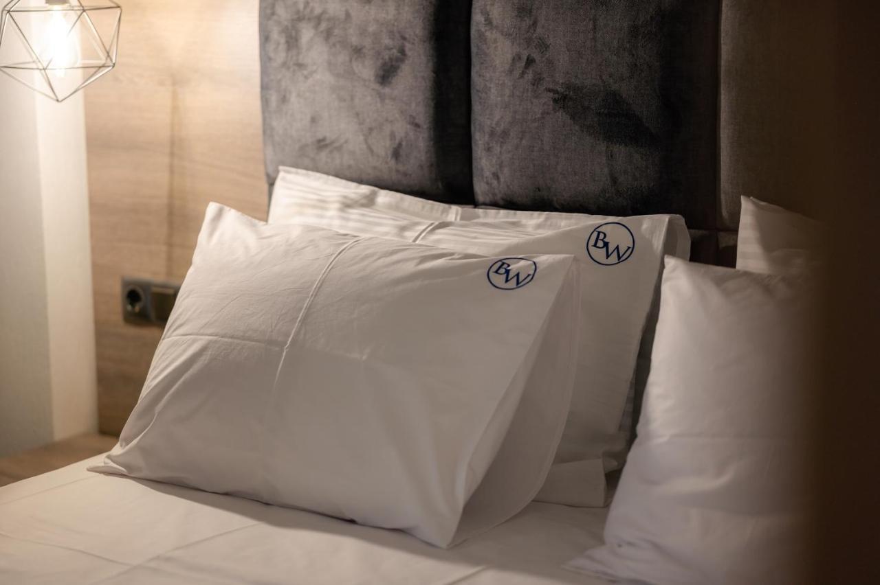 Blue Wave Luxury Suites Nea Iraklitsa Exterior foto
