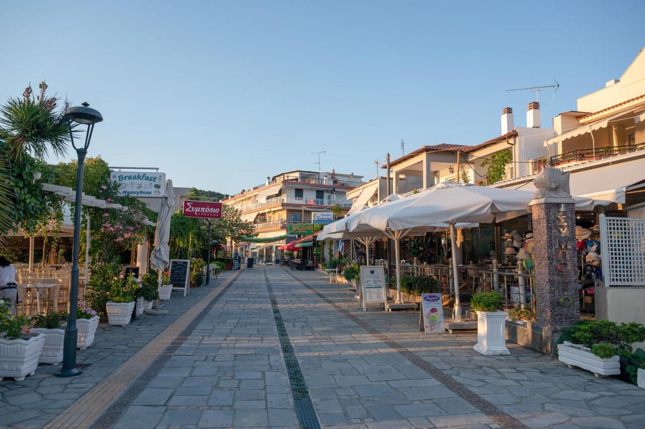 Blue Wave Luxury Suites Nea Iraklitsa Exterior foto